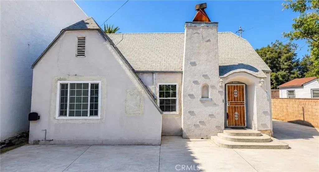 885 W Valley, Colton