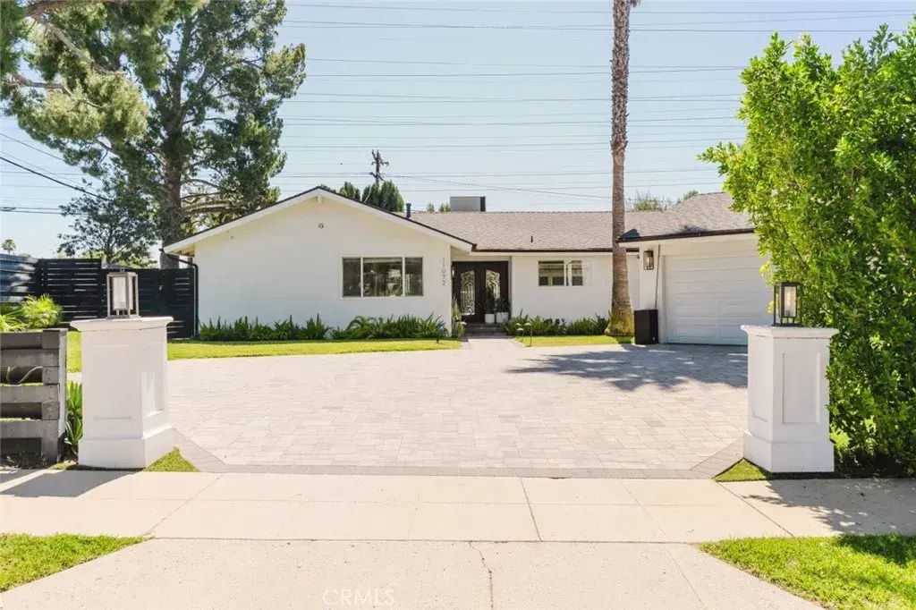 11072 Chimineas Avenue, Porter Ranch