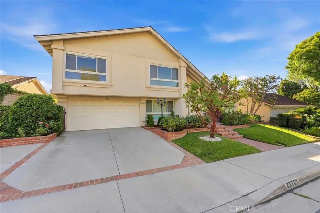 23721 Sarda Road, Valencia