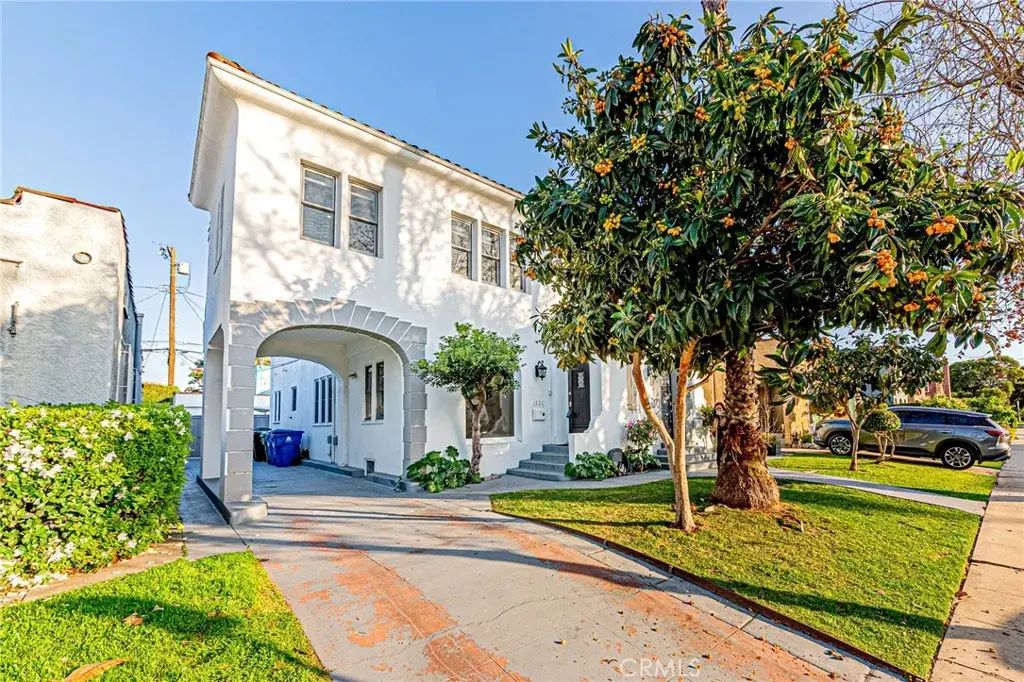 1226 Meadowbrook, Los Angeles