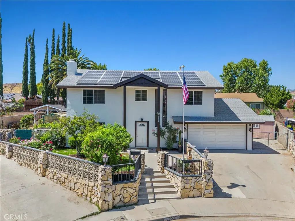 28020 Newbird Drive, Saugus