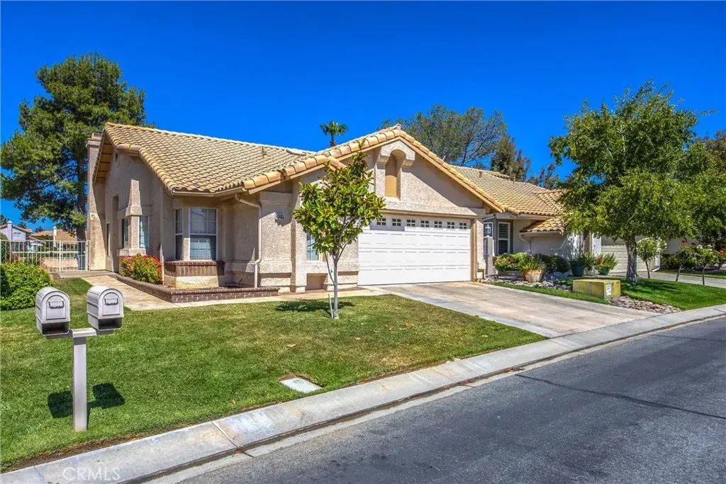 909 Pauma Valley, Banning