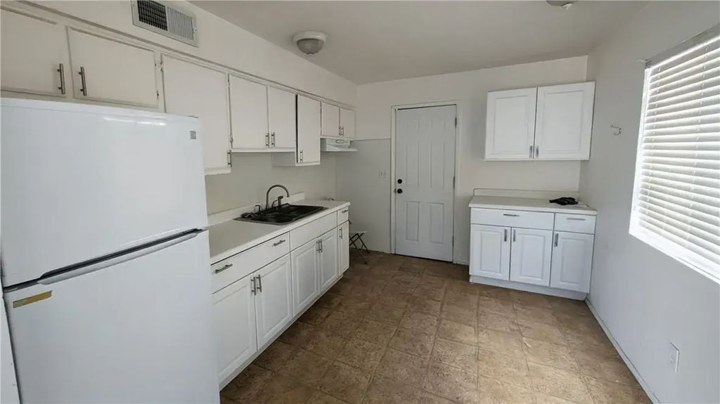 153 S Commercial, Blythe
