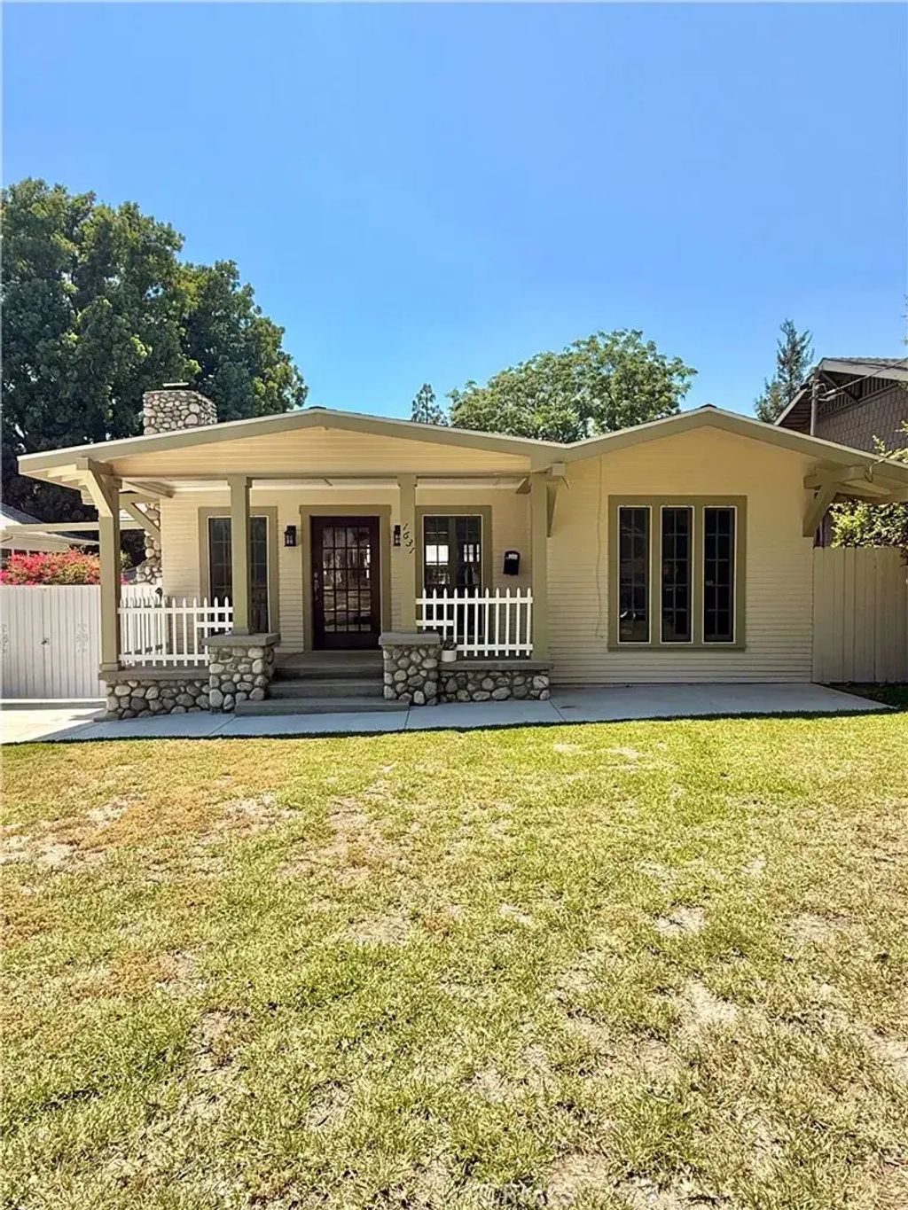 1631 Walworth, Pasadena