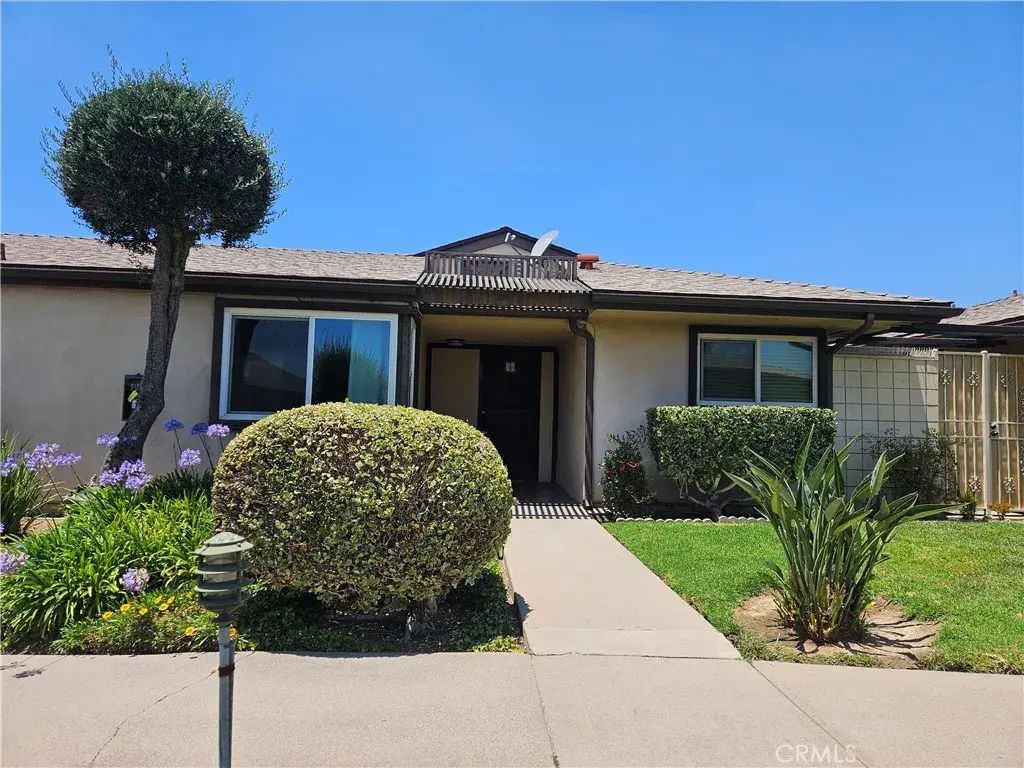 999 E Valley 56, Alhambra