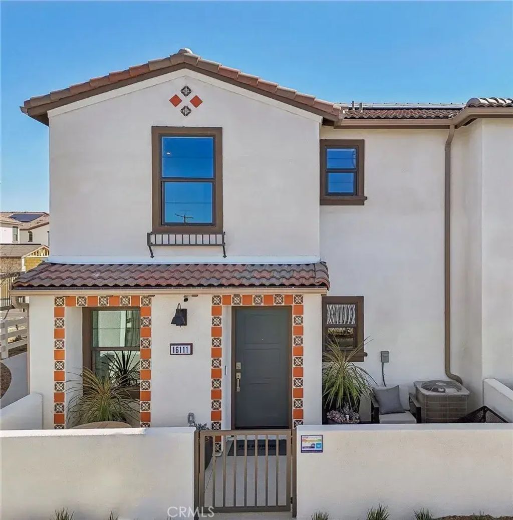 16141 Lumia Way, Fontana