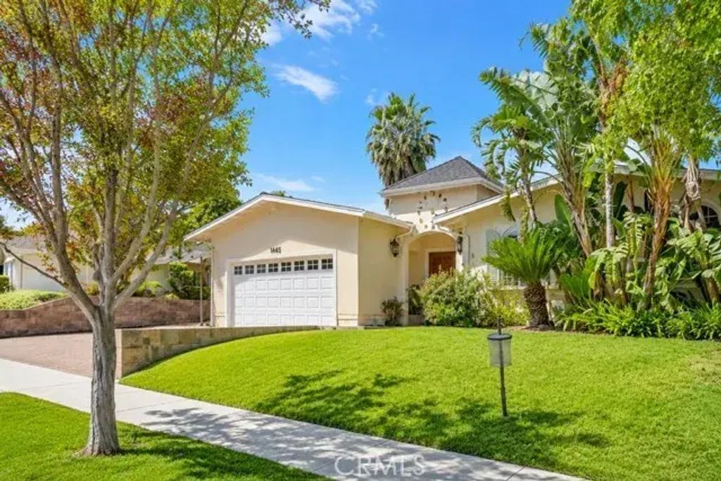 26096 Adamor Road, Calabasas