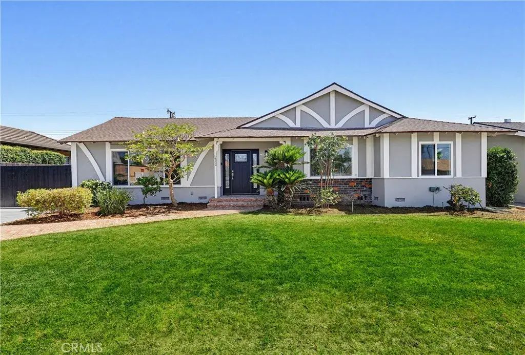 1532 E Old Badillo, Covina