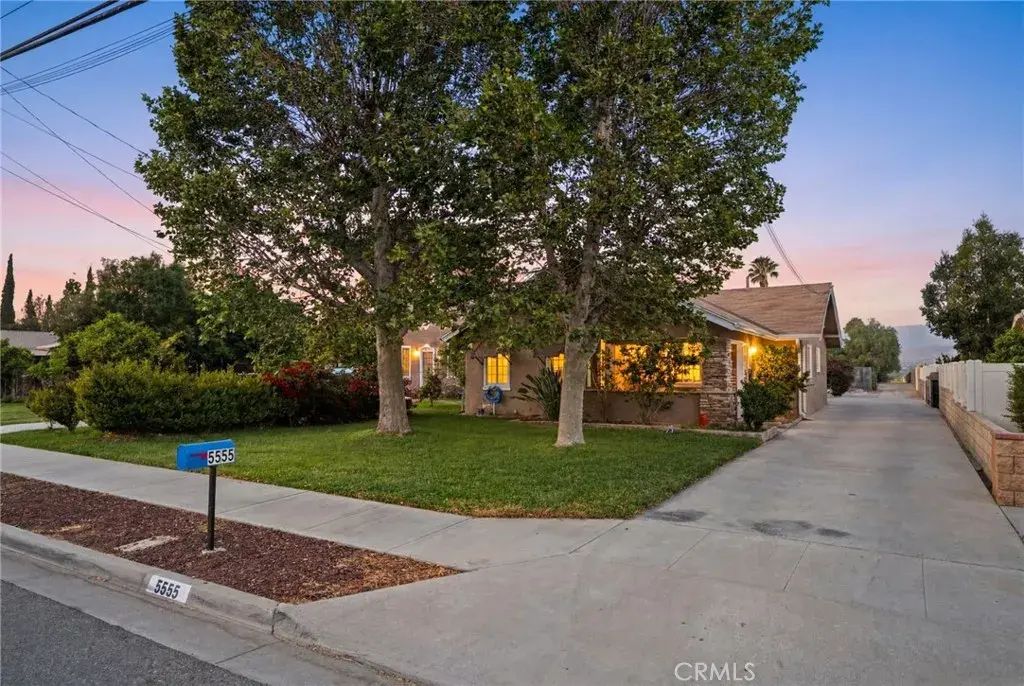 5555 Grand, Riverside