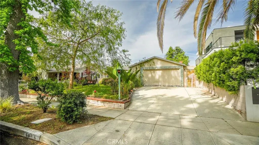 5055 Willowcrest, North Hollywood