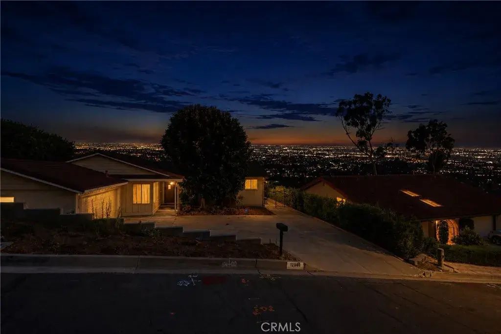 12540 Mount Holly, Whittier