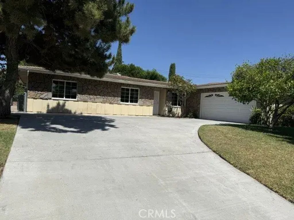 1560 N Vista, Rialto