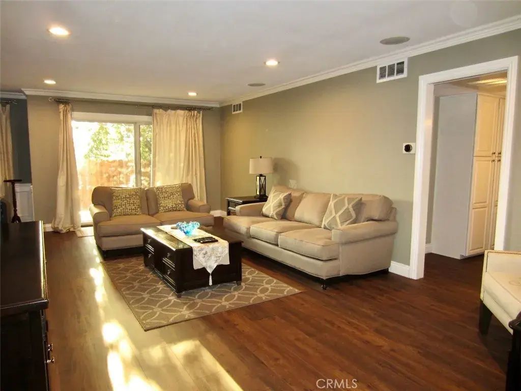 266 S Madison Avenue 106, Pasadena