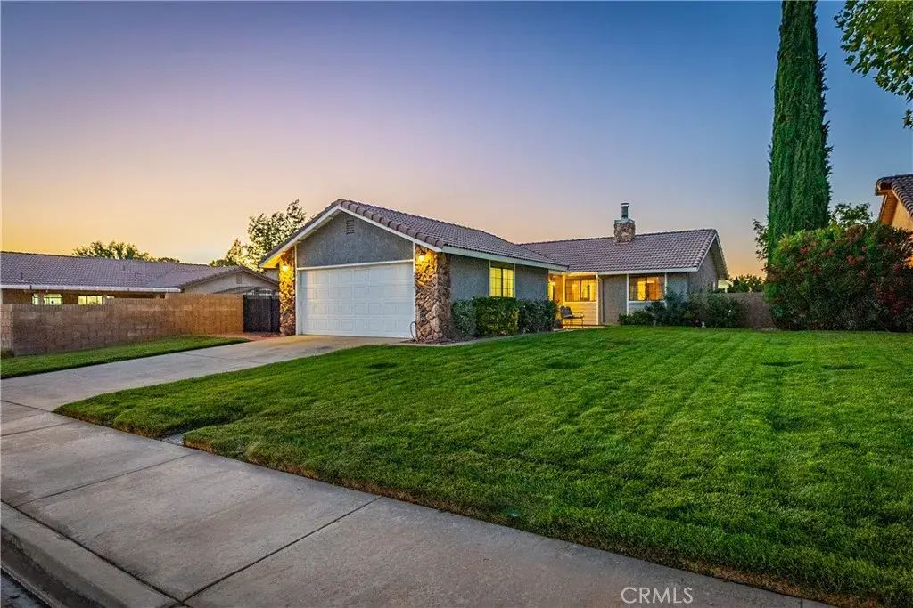 2115 W Avenue K14, Lancaster