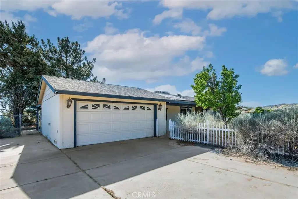 8623 Gobi Road, Phelan