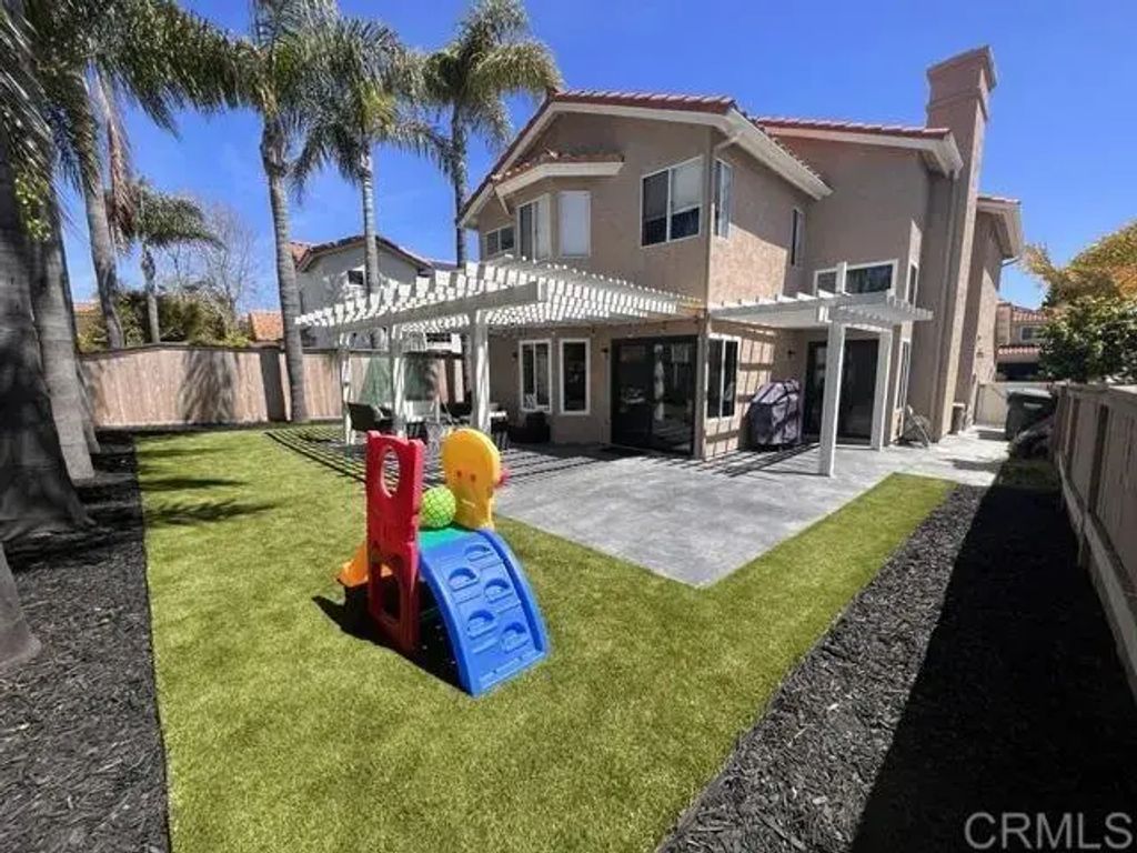 1967 Spanish Oak Way, Vista