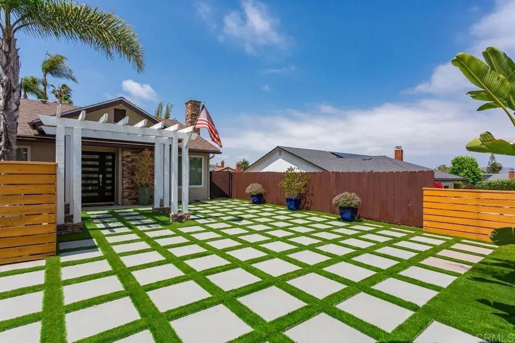812 Crest Drive, Encinitas
