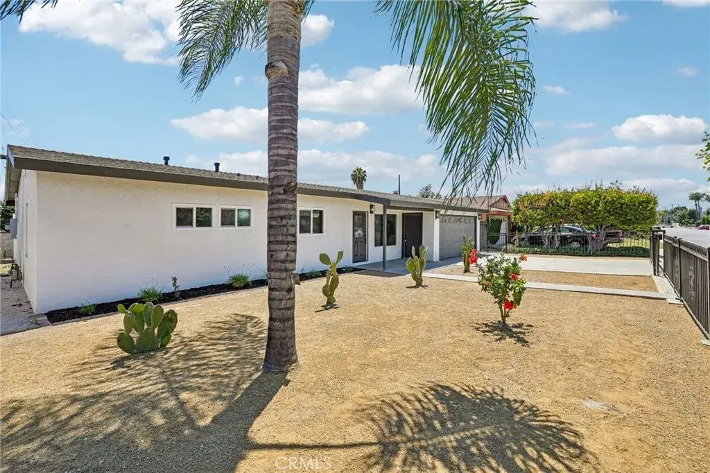 902 E Olive Street, Pomona