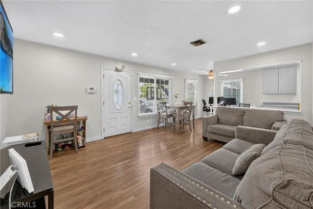 20734 Hawaiian, Lakewood