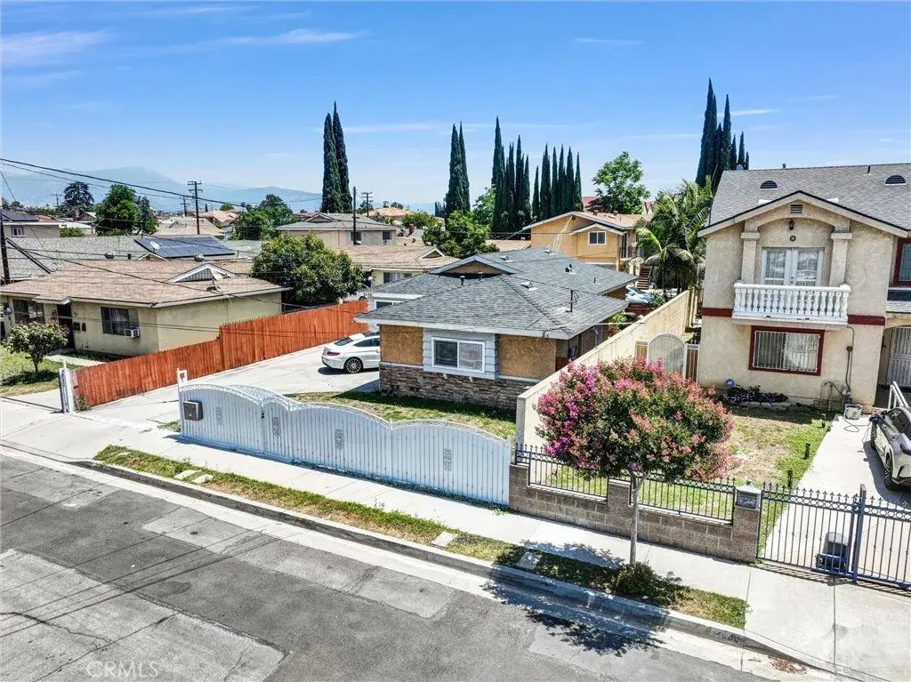 2030 Denton, San Gabriel