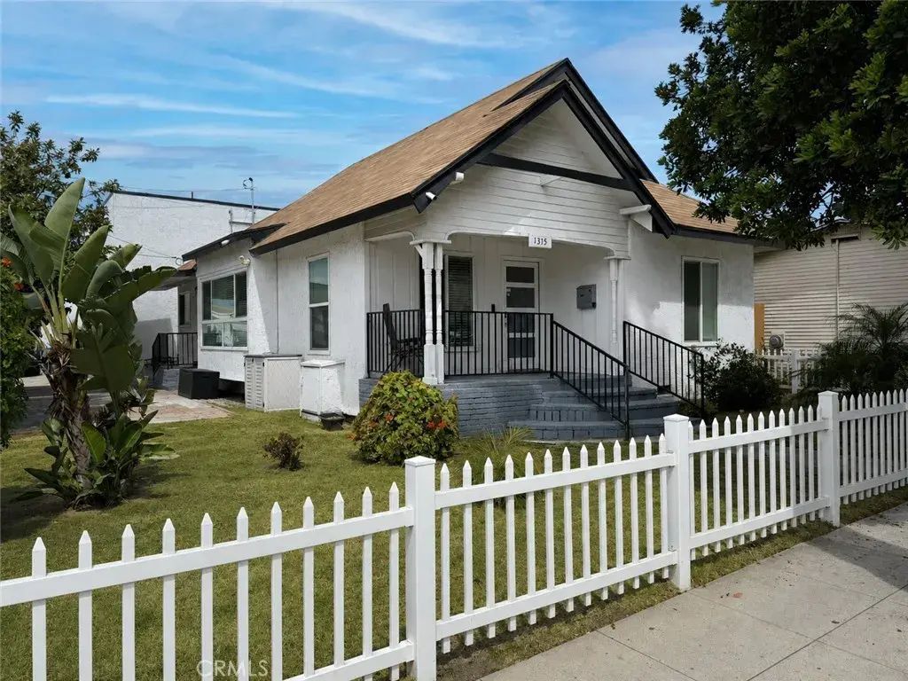 1315 Termino Avenue, Long Beach