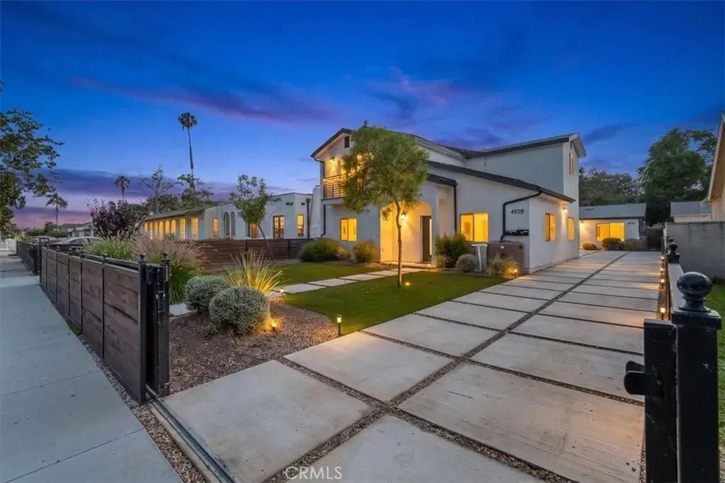 4928 8th Avenue, Los Angeles
