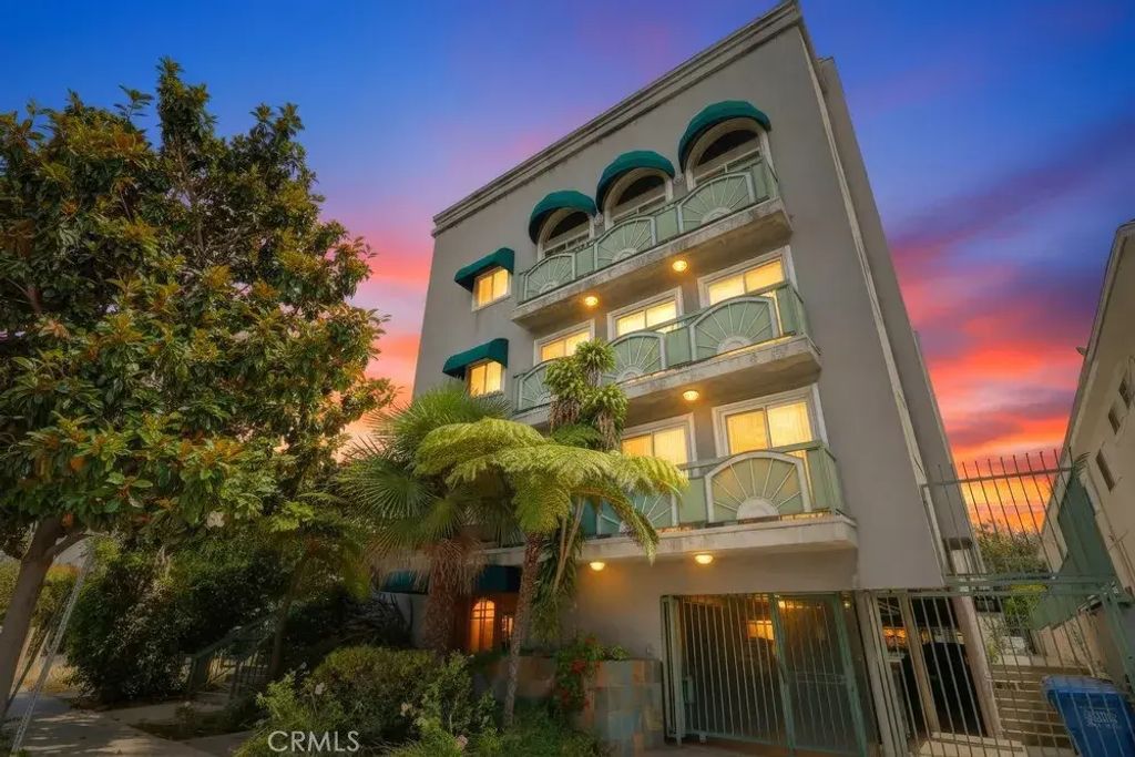 1538 Stoner Avenue 303, Los Angeles