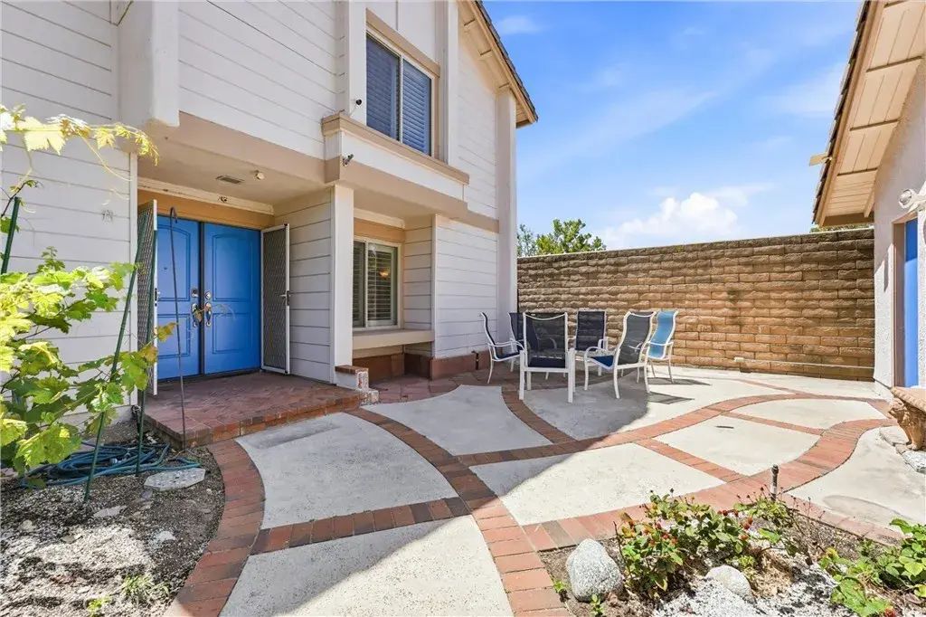 100 Acorn, Brea