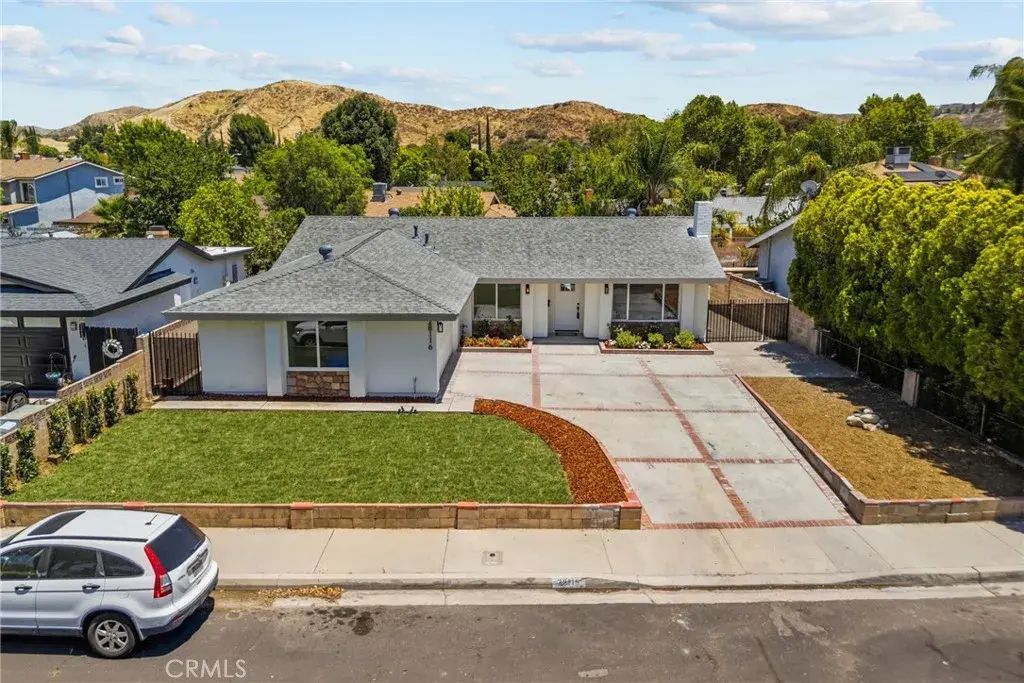 28116 Oaklar, Saugus