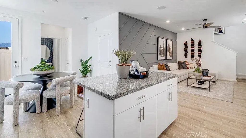 1287 Galaxy Way, Rialto