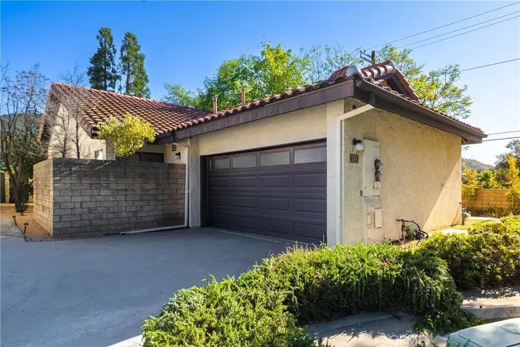 9138 Tujunga Canyon, Tujunga