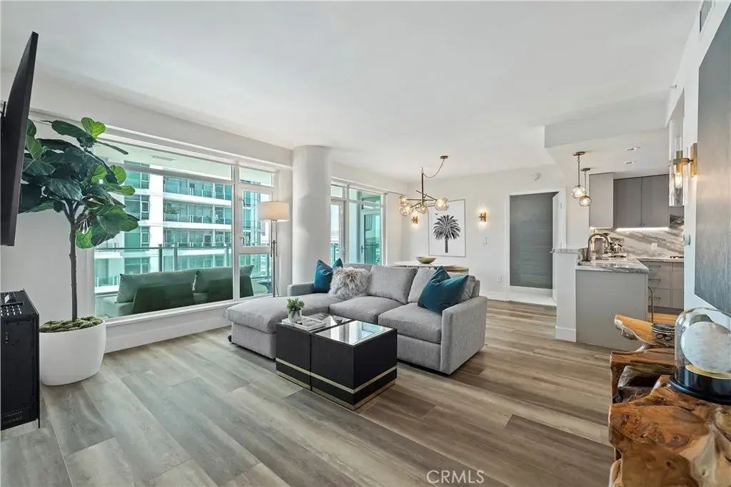 3141 Michelson 907e, Irvine