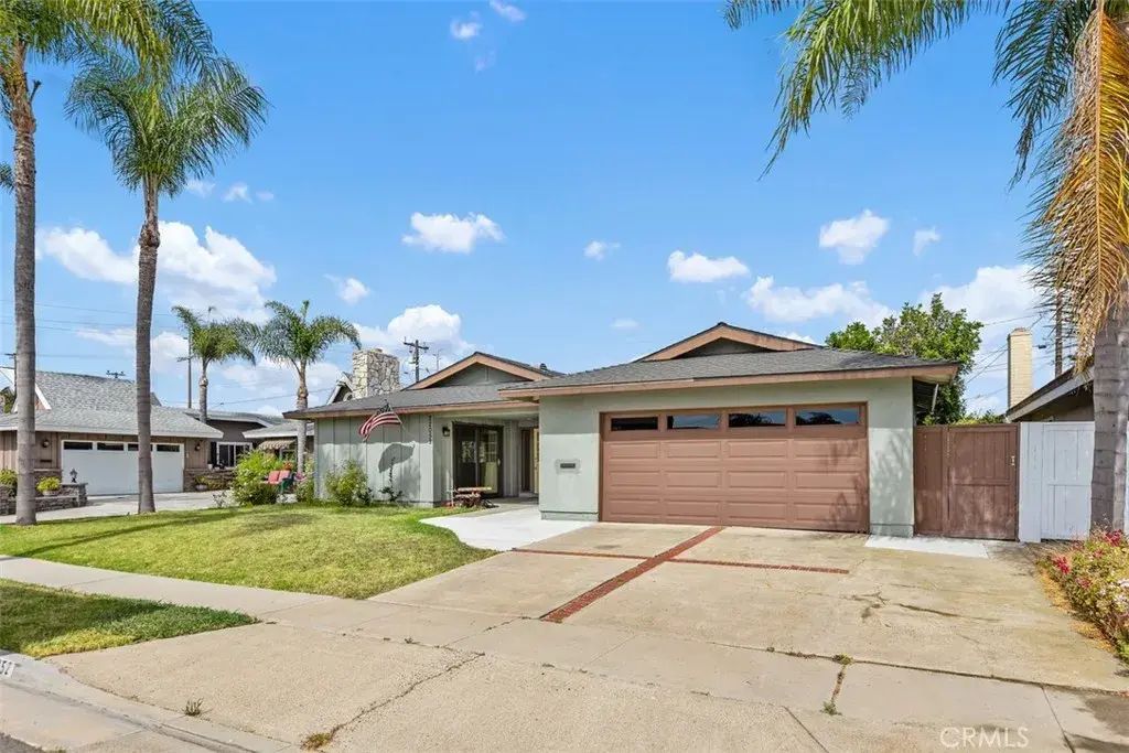 22052 Islander, Huntington Beach