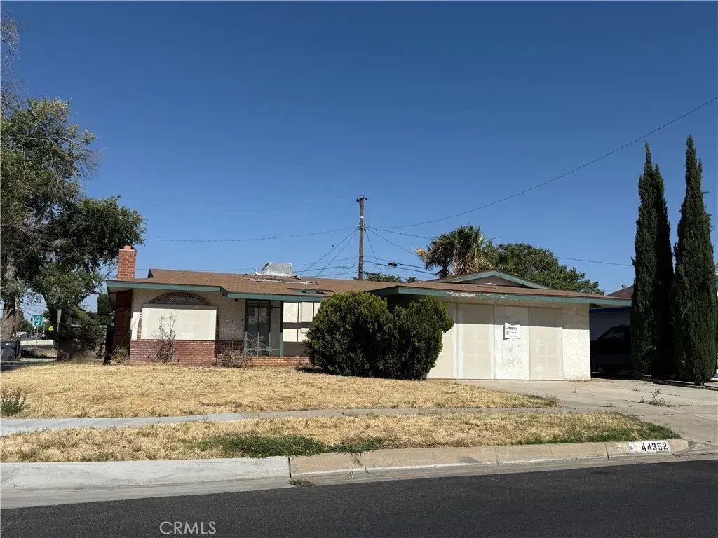 44352 Kirkland Avenue, Lancaster