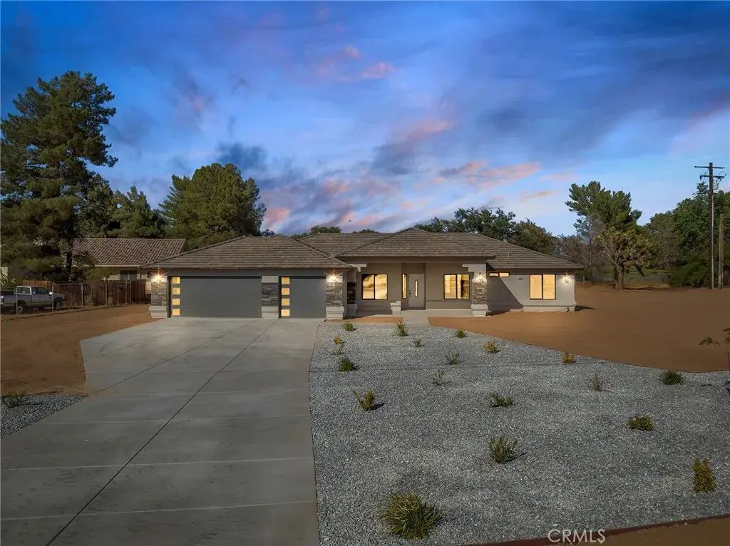 15155 Pocahantas Street, Apple Valley