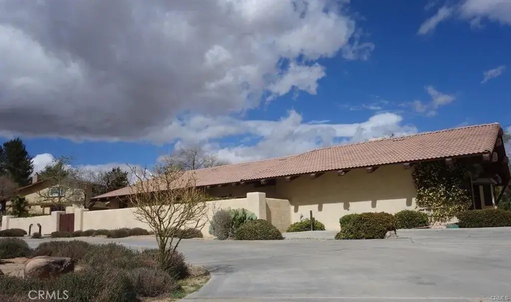 15201 Pocahantas, Apple Valley