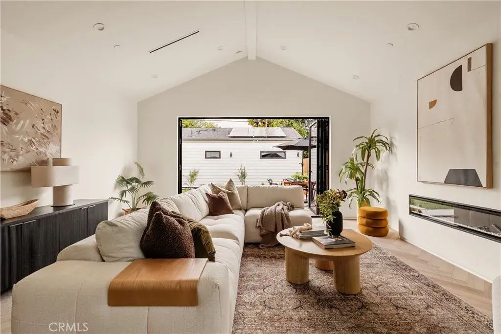 15337 Lemay Street, Van Nuys