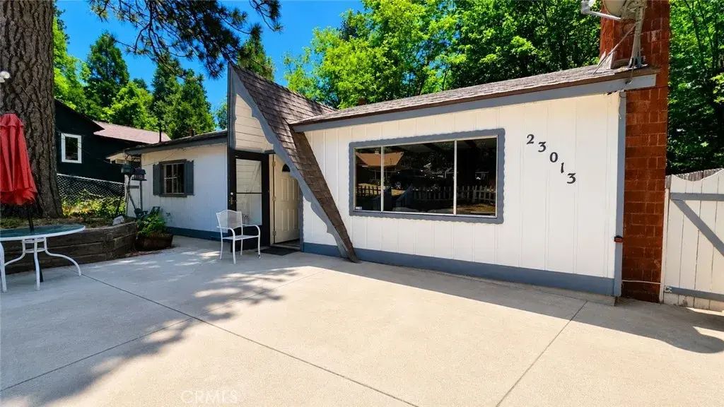 23013 Oak Lane, Crestline