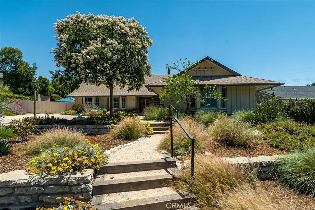 2220 W Silver Tree, Claremont