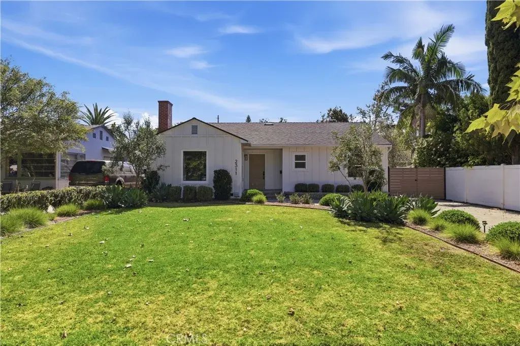 2311 Valencia, Santa Ana