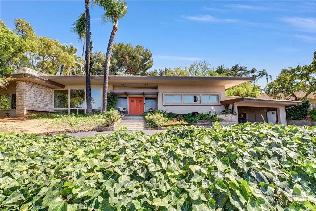 5008 Myrtle Ave., Riverside