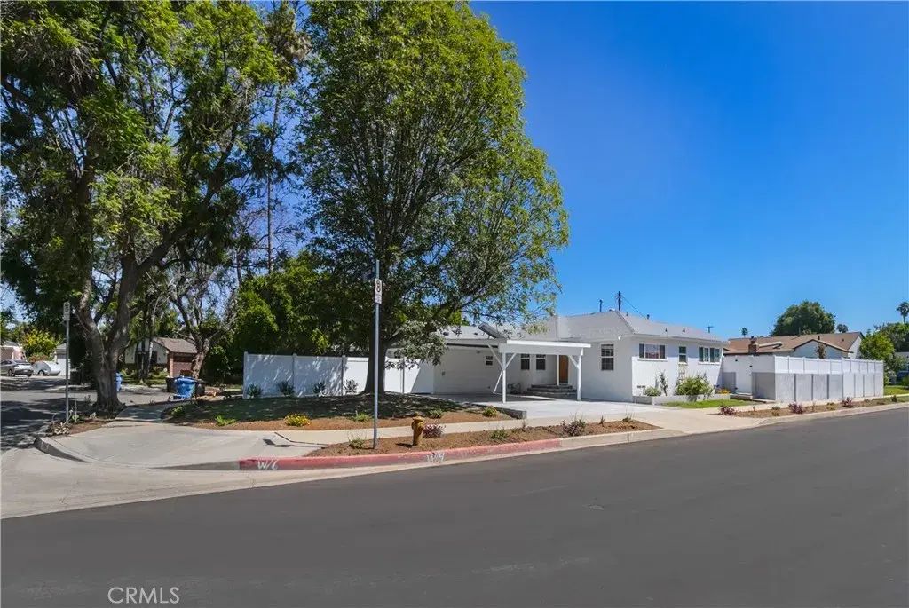 11000 Gaviota Avenue, Granada Hills