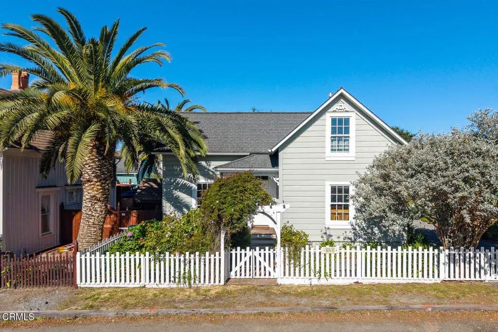 45101 Little Lake Street, Mendocino