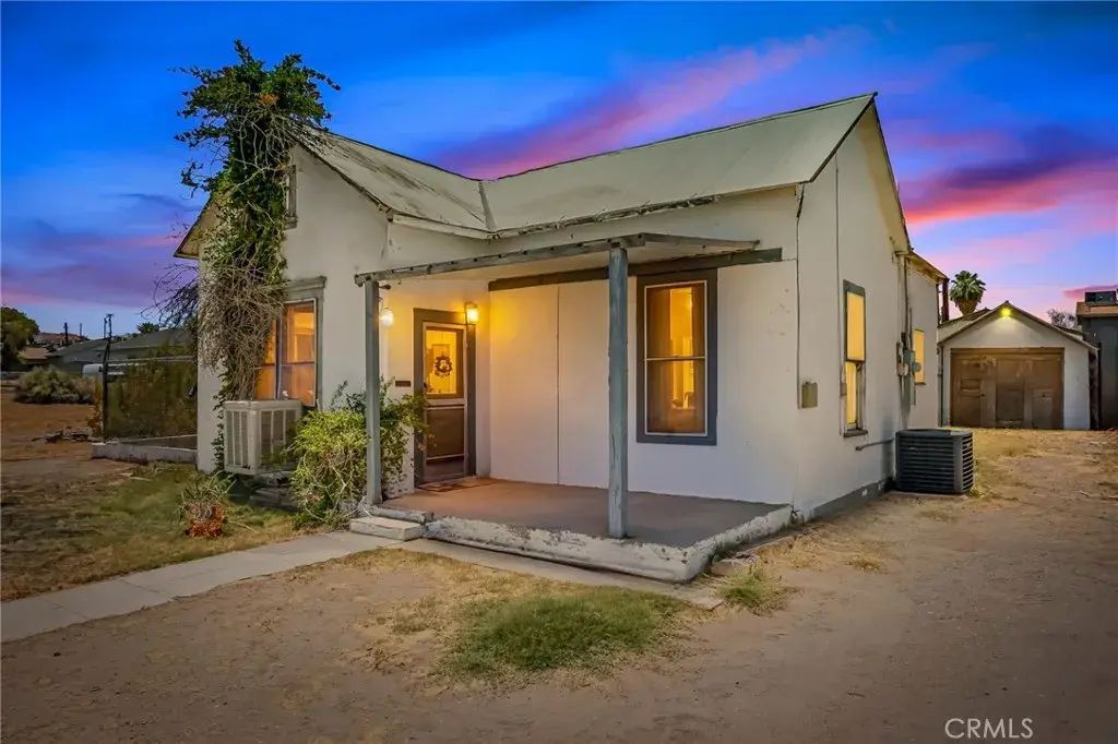 412 Palm, Needles