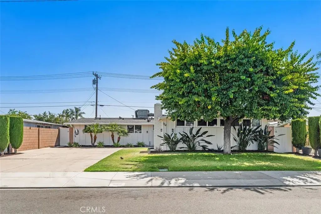 724 N Vine, Anaheim
