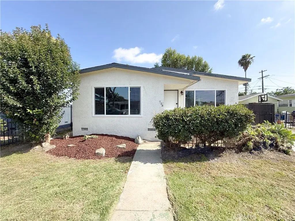 718 E 103rd Place, Los Angeles