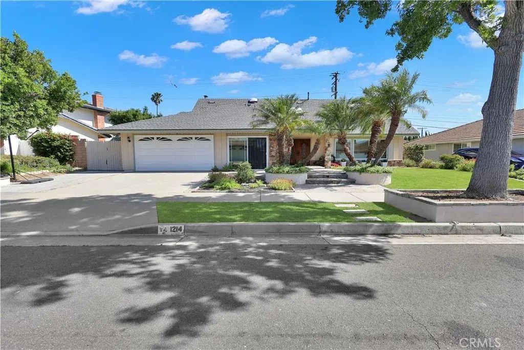 1214 E Palmdale, Orange
