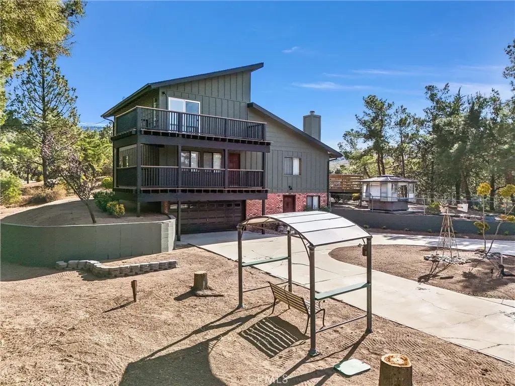 48085 Twin Pines Road, Banning