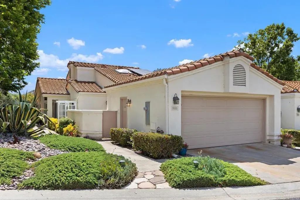 9046 Circle R Oaks Lane, Escondido
