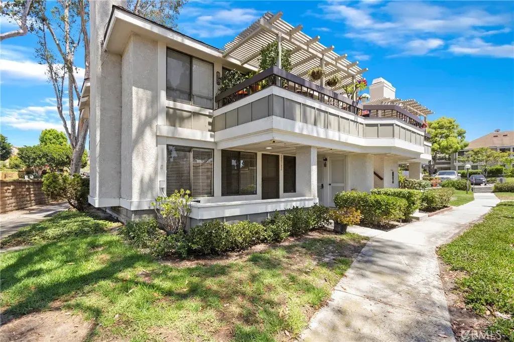 22182 Cedar Pointe 1d, Lake Forest